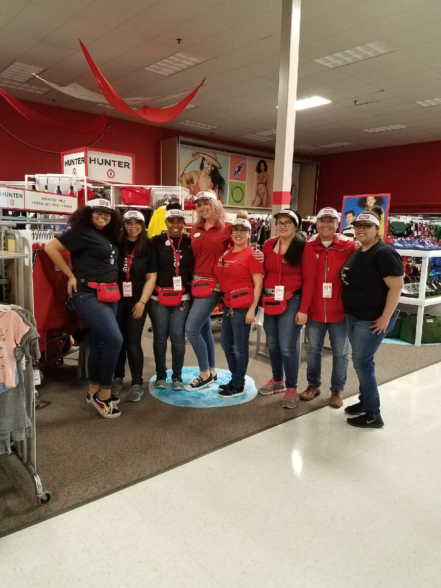 pickadpi's tweet photo. #HunterxTarget is here! @SamBorrego922 @MiguelPadilla73 #PalmDesert #TargetStyle https://t.co/n2fp6vl0IS