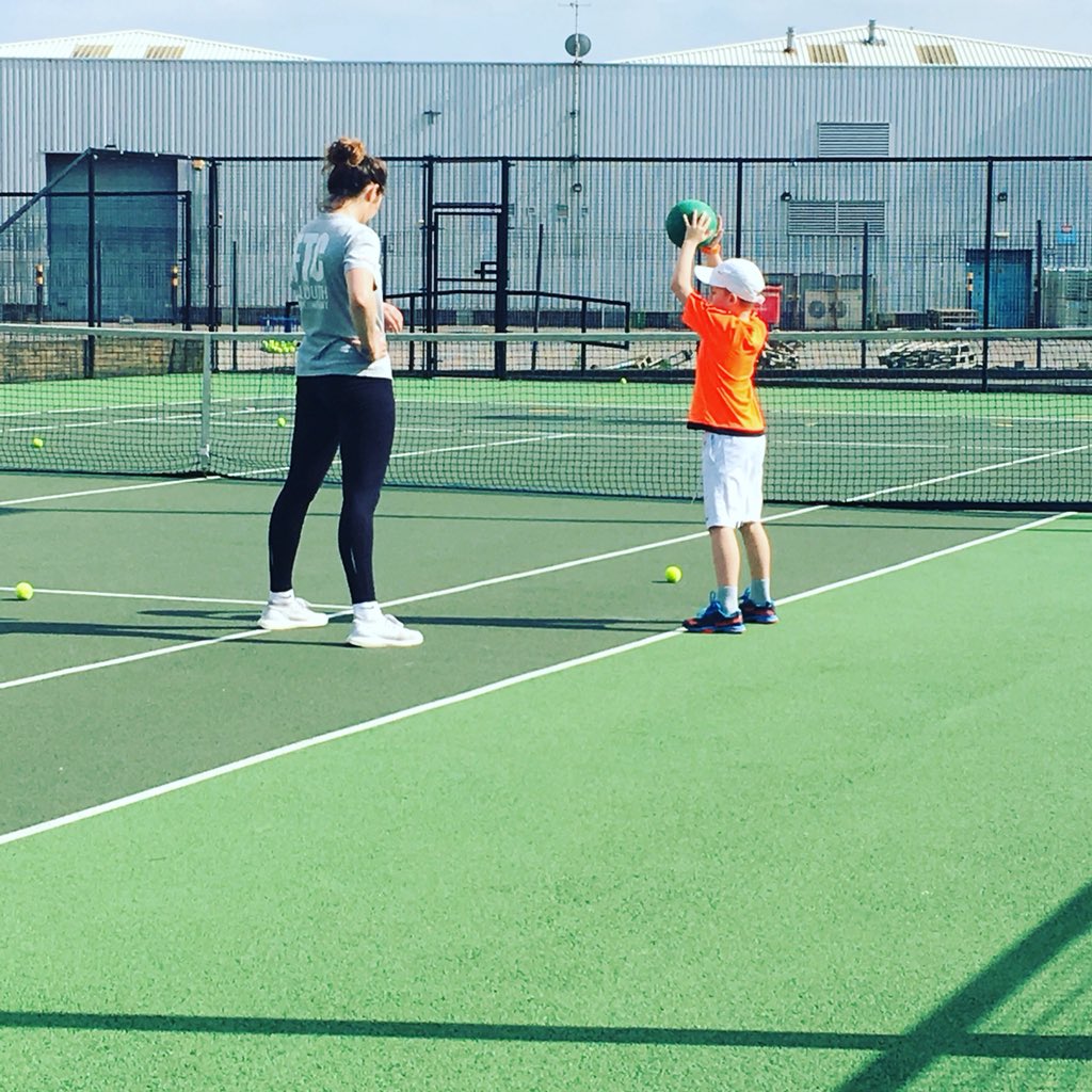 cmjsharpe's tweet image. Little bit of S&amp;amp;C in the sunshine ☀️🎾☀️ @RobinParkTennis @ameliahanleyfit #dylanbraydon #strengthandconditioning #tennismad #puttinginthework #workharddreambig #teamrobinpark