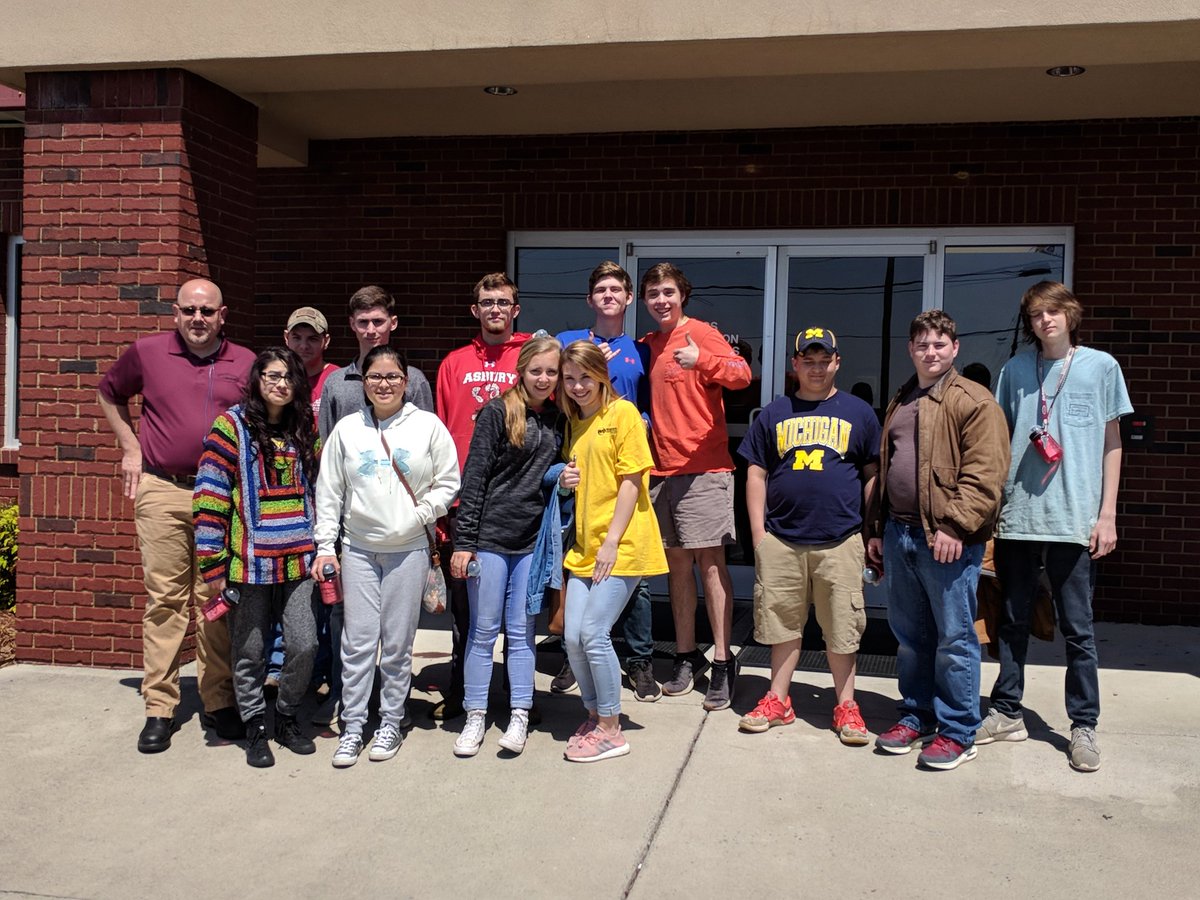 Bondsjy's tweet image. Thank you Alatrade and @Progress_Rail  for such an informative industry tour! #projectgraduation @Amy_Everett @CindyWigleySup @marshall_school