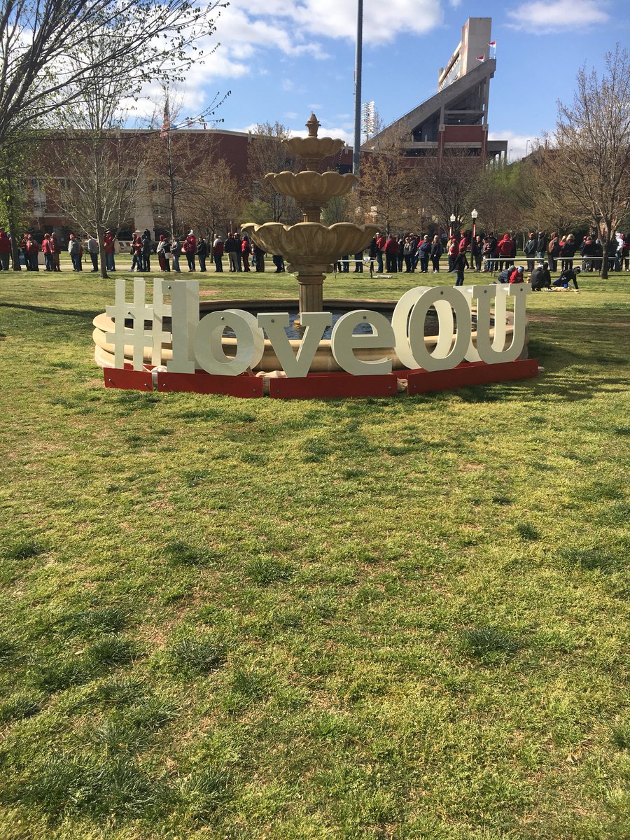 OUClassof2018's tweet image. come to the official student tailgate if you #loveOU