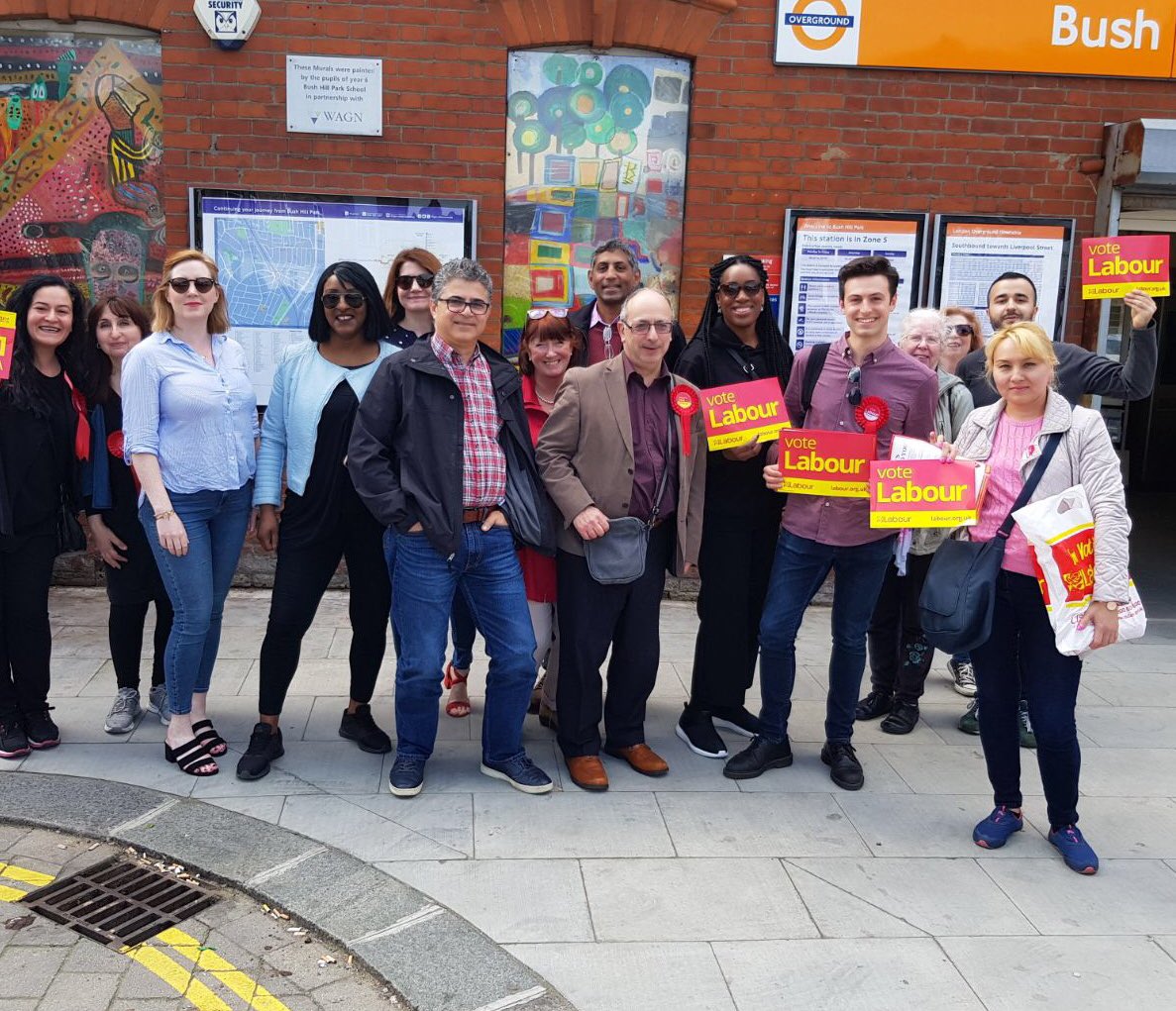 KarakusSaray's tweet photo. Great team 🌹with #MpKateOsamar # Enfield Labour family🌹@BushHillParkWard 🌹on a lovely day🌸#LabourDoorstep 
#positivelylabour #enfieldlabour #edmontonlabour #labourparty #thelabourparty #aneffectivevoiceforenfield #labourdoorstep #southgatelabour #VoteLabourMay3rd https://t.co/mo4K6gueR5
