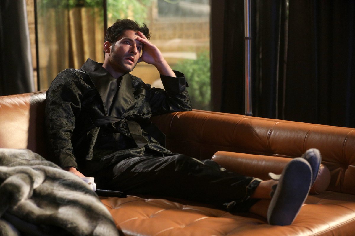 LuciferNetflix's tweet image. RETWEET if this the look you give someone when they have never seen #Lucifer.