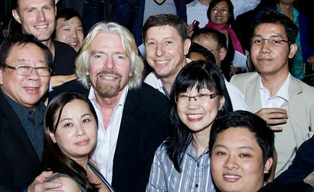 ipphoright's tweet photo. Bagi #RichardBranson, nekad adalah garis hidup seorang pengusaha. Terutama ketika awal-awal merintis usaha. Kalau kebanyakan mikir, malah nggak mulai-mulai usahanya. Begitulah. Di tengah ketidakpastian, seorang pengusaha harus tetap melangkah dan pantang menyerah... 

Share ya... https://t.co/RI68Z2JzxC