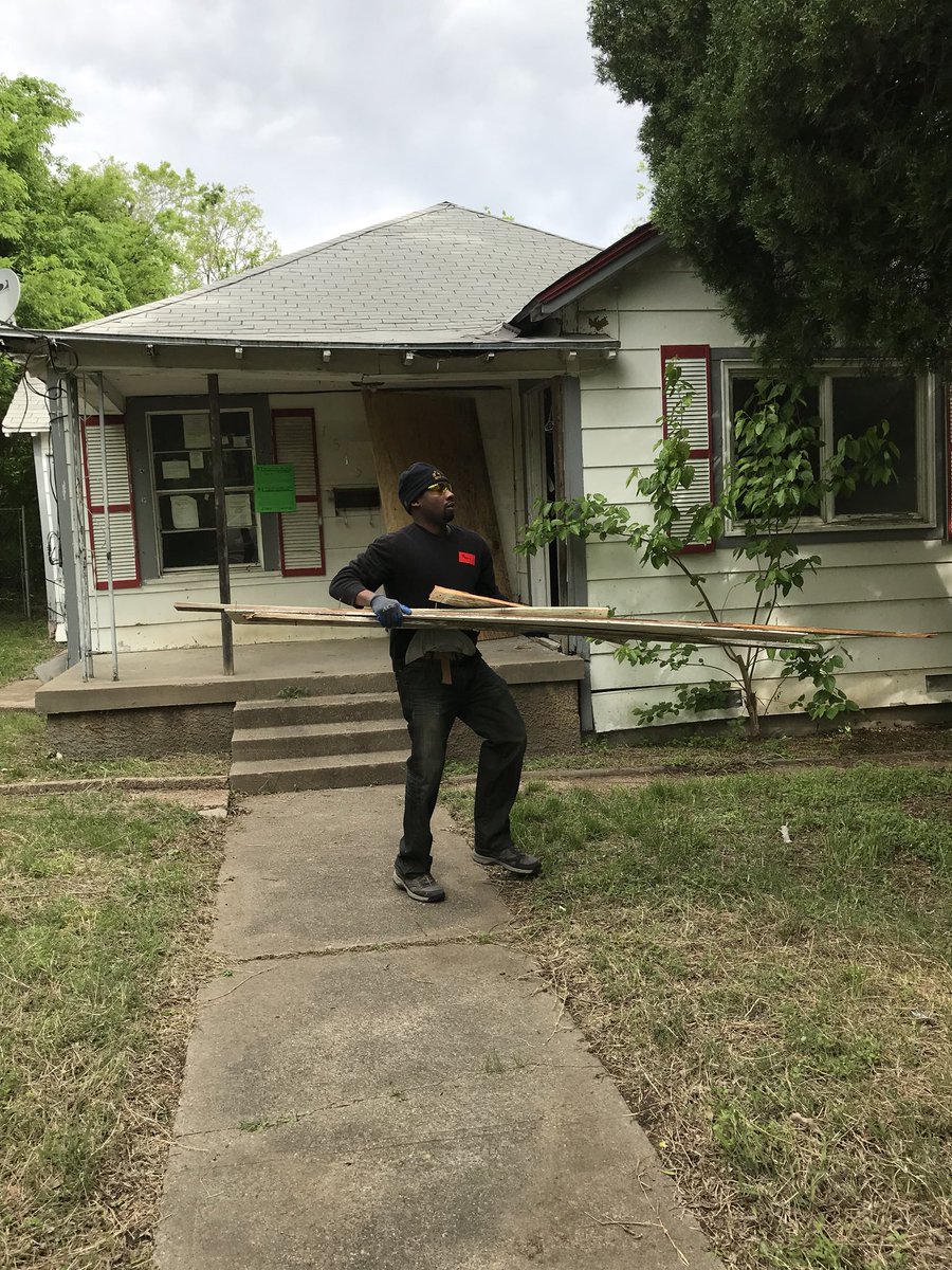 DallasPD's tweet photo. Dpd community affairs and YOU at 2nd Saturday event demolishing drug houses. #redeemdallas #KeepingOurCommunitySafe https://t.co/pC6LxP1QUs