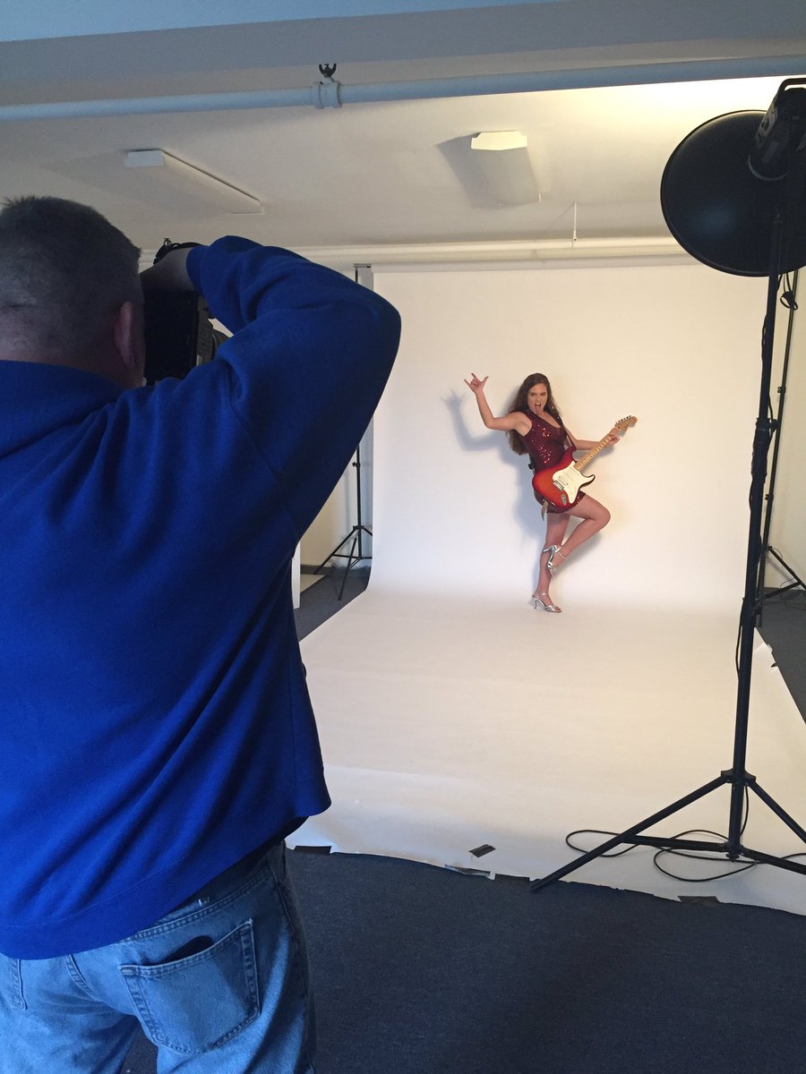 SharonRoseNCM's tweet image. So... this happened yesterday! @SSPHOTOBOSTON #modelinthemaking