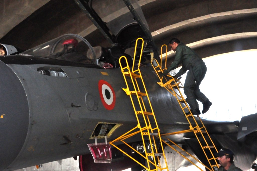 #GaganShakti2018 : The #DefenceSecretary , Shri Sanjay Mitra  & The VCAS Air Mshl SB Deo, visited AF Stn Sirsa, Today. Both flew a sortie in the #SU30MKI . The mission were flown in a dense Network Centric Environment as part of Exercise #GaganShakti . goo.gl/53xSxp