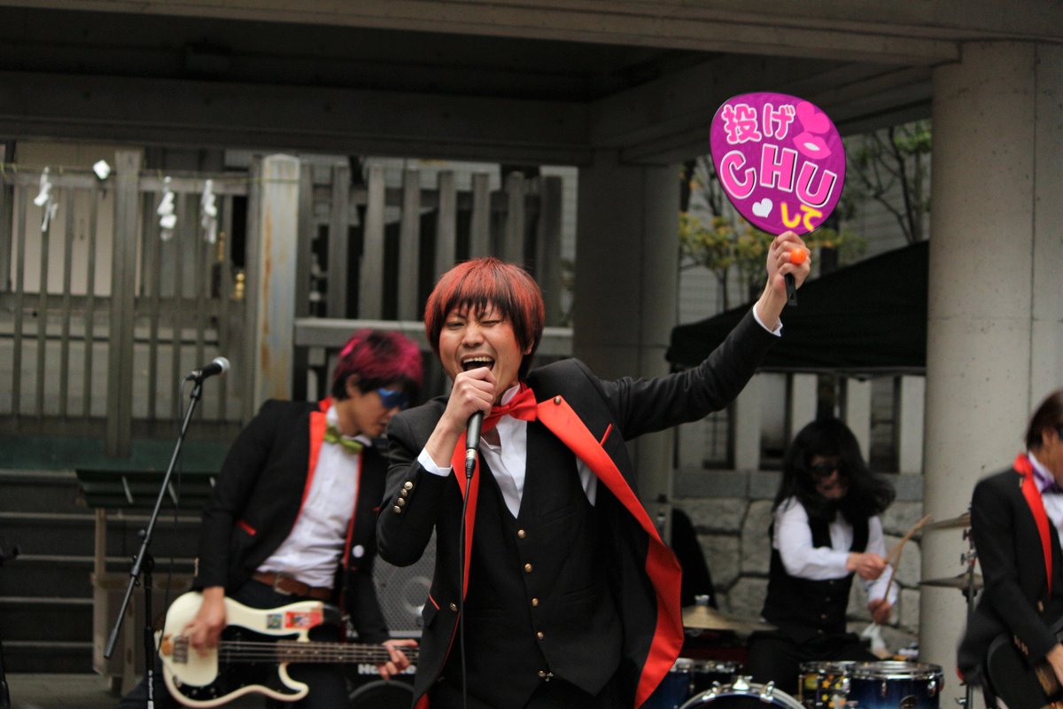 Linda3e3's tweet photo. 野外ふりぃ男夢のトリ「THE ET'S」様です^^Vo様は重力など関係ないようです♪
#ふりぃ男夢
#THEETS https://t.co/NCJ9e7tLo5