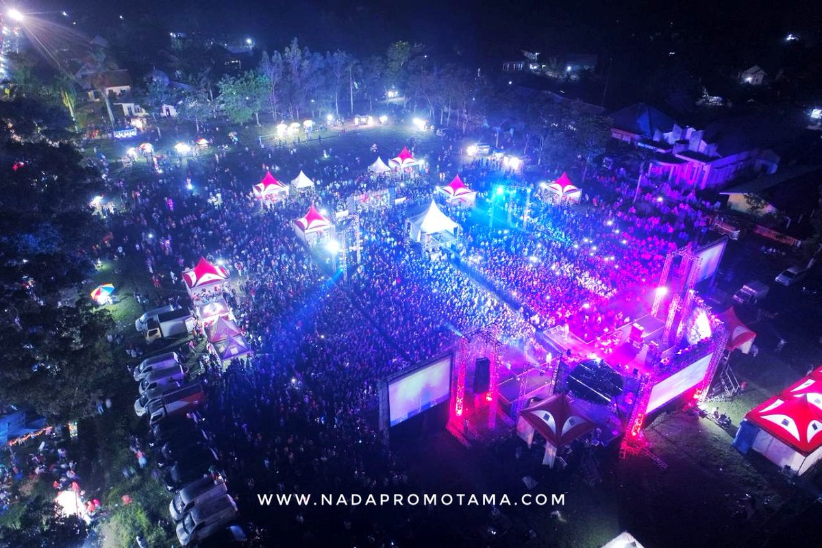 NadaPromotama's tweet photo. Kemeriahan malam ini
Apache ROCK N' DUT 2018
14 April 2018
Lap. RBAC Braja Asri, Way Jepara - Lampung Timur
📷: @akhmaddody
@eventapache
#nadapromotama #apacherockndut #rockndut #rockndut2018 #eventapache #lampungtimur https://t.co/wUgx1Ni1RW