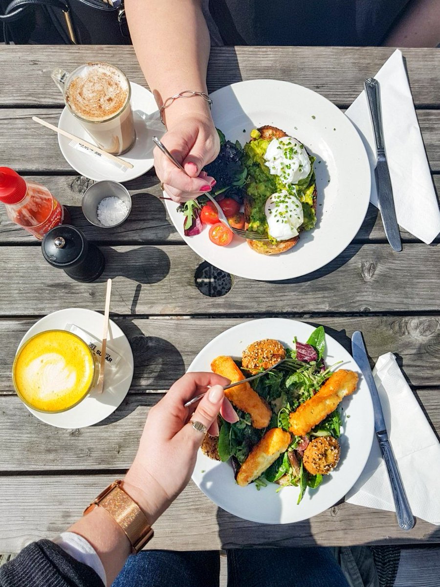 dothedaniel's tweet image. One of our favourite things is when our #DoTheDaniel Contributors around the world become friends 💕 Read why here: instagram.com/p/BhjfFT7n_pe/ #TakeTime