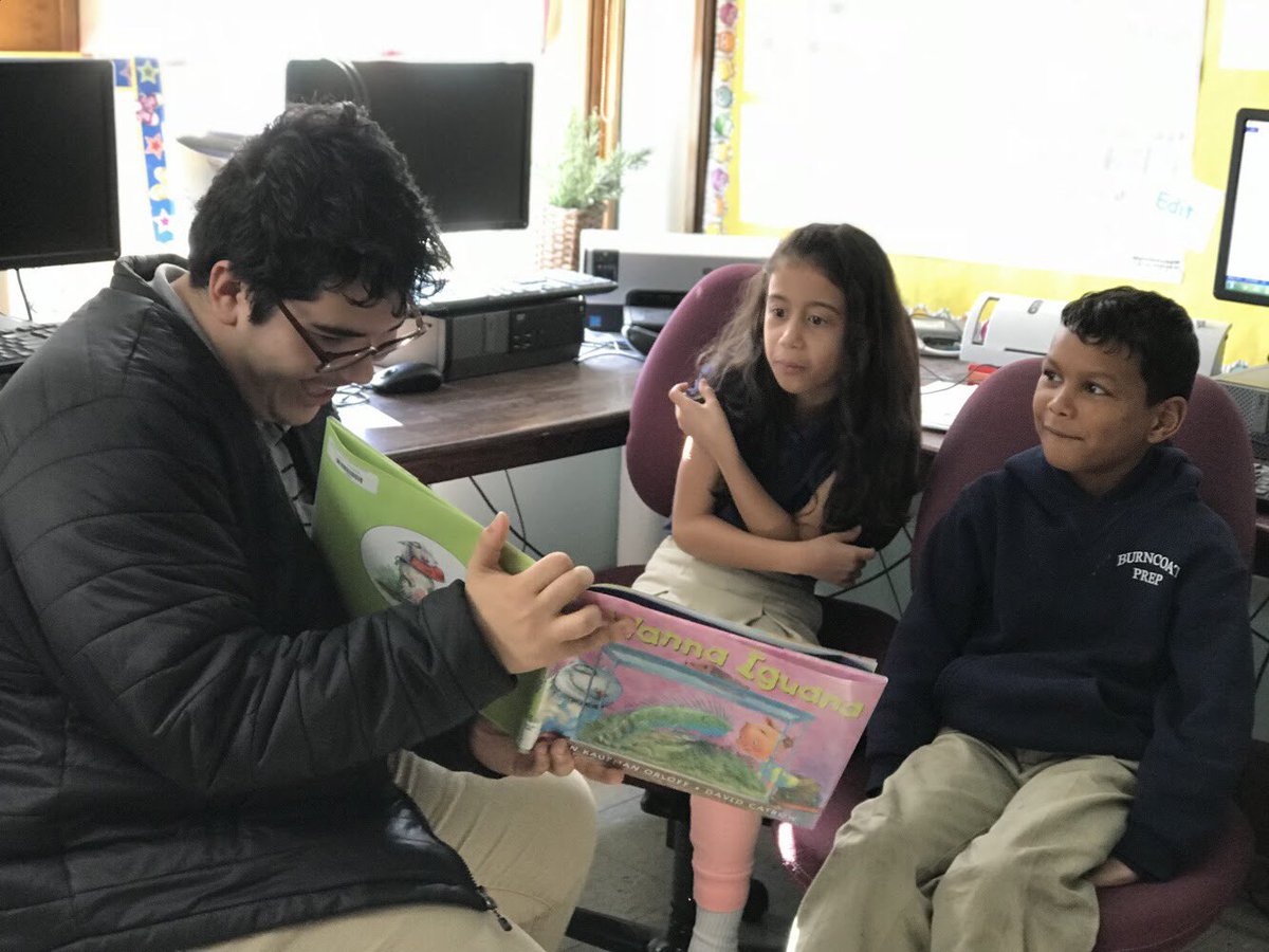 BancroftSchool's tweet photo. The Class of 2021 and their advisors had a wonderful time hanging out with the 1st and 2nd Graders at #BurncoatPrep on Wednesday! Our students sang songs, read books to the students, and had some time to play outside! Wonderful new tradition had been created! https://t.co/Hp0BNbkcQT