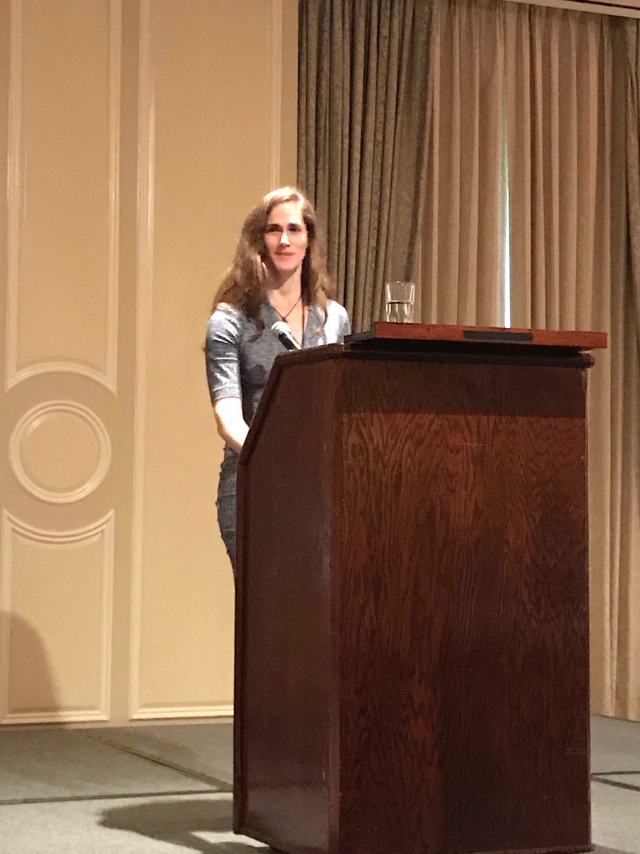 mreyesm's tweet photo. Dr. Melissa Pulitzer speaking on #Hematolymphoid lesions of the skin at the #HSCP2018 #dermpath #Pathology https://t.co/tEMs6d9j1s