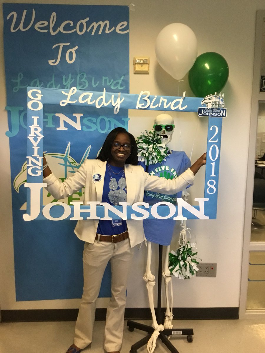 netzeroJMS's tweet photo. Mrs. Webster is one of our G.I.R.L.S. mentors. Thank you for inspiring future leaders! #GoIrving @netzeroJMS @netzerolibrary https://t.co/FdNYx4t1tm
