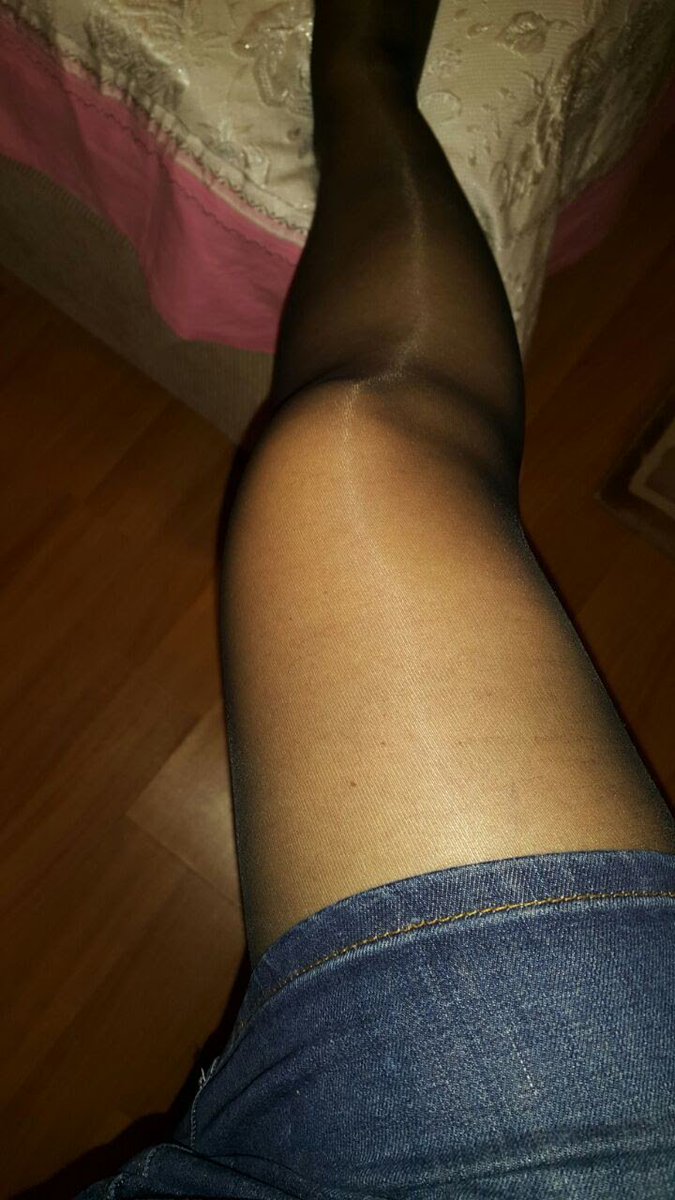 Siyah külotlu çorabım nasıl