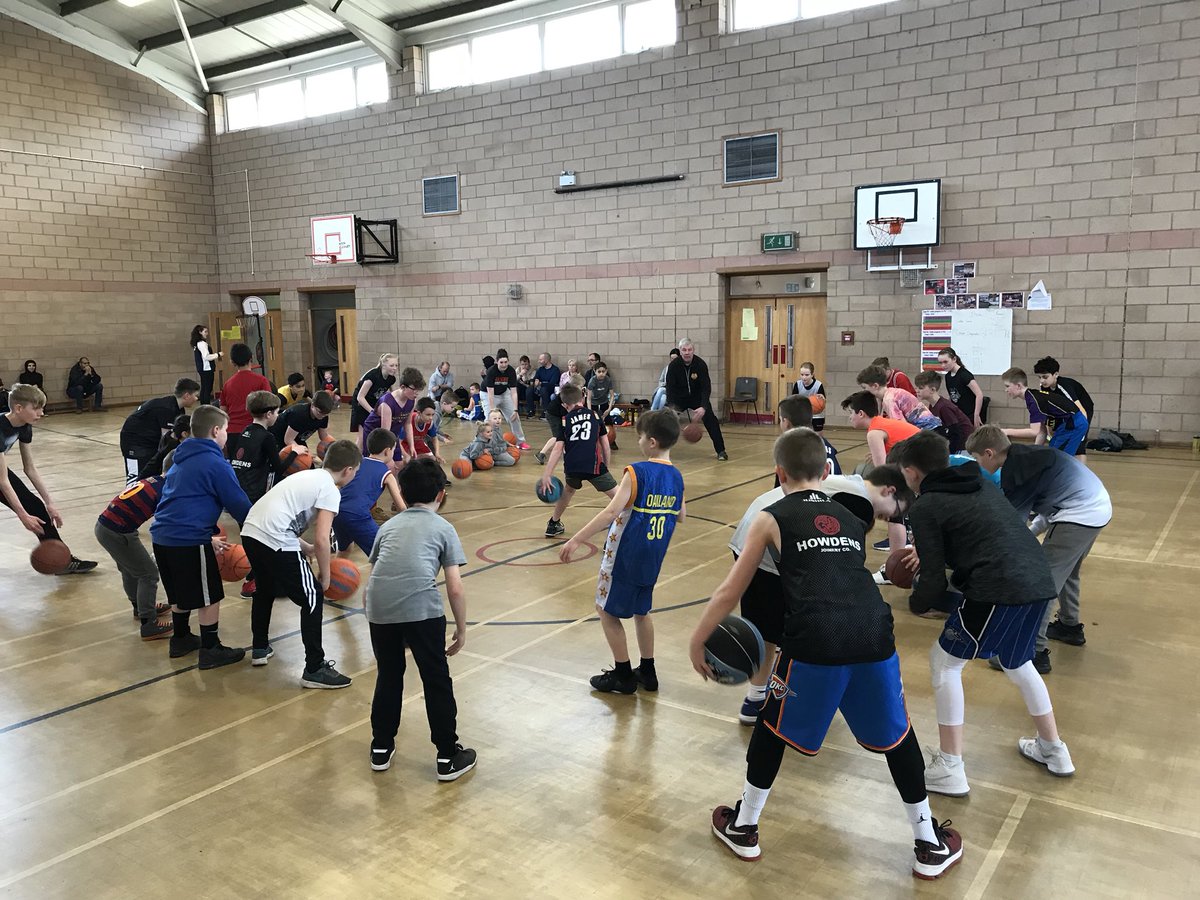 Saturday morning basketball was packed today! Some new faces as well which is great to see!

#activelife #kidsbasketball #sports #HealthyLife #eaglehoops