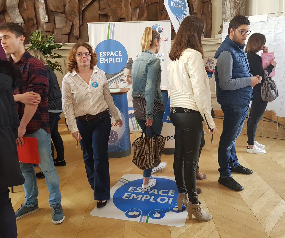 #avecpoleemploi
#partenariat @poleemploi_HDF  <a href="/a_saint_quentin/">Saint-Quentin</a> 
Ensemble pour promouvoir les contrats saisonniers ➡️répondre aux besoins des employeurs et du public