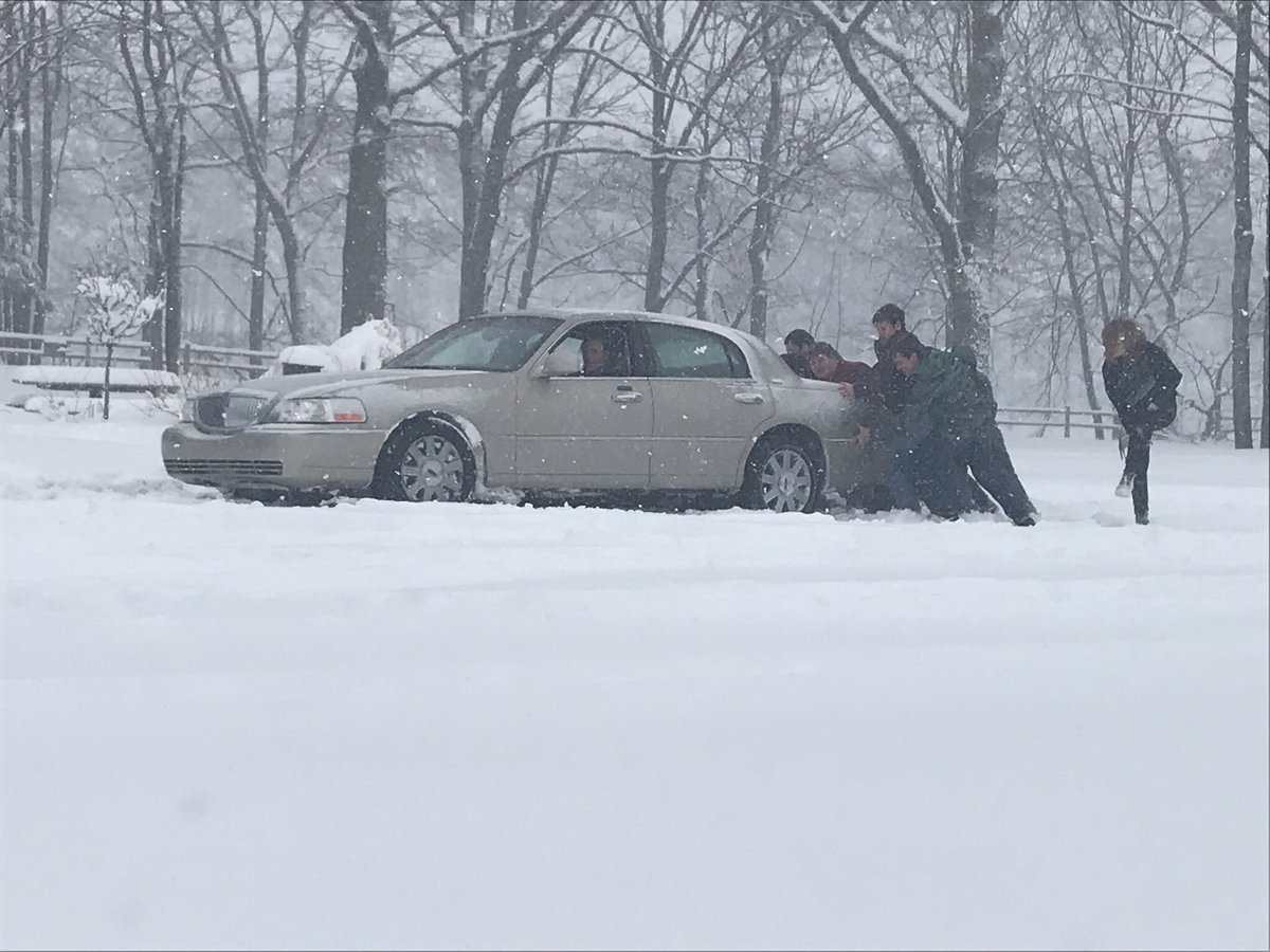 MJupNorth's tweet photo. Gracious professionalism at its best!  The Paladins stopped in the snow on the way home from states to rescue a stranded motorist!  #FIRST #GraciousProfessionalism #3618 https://t.co/J2wE1tgYCS
