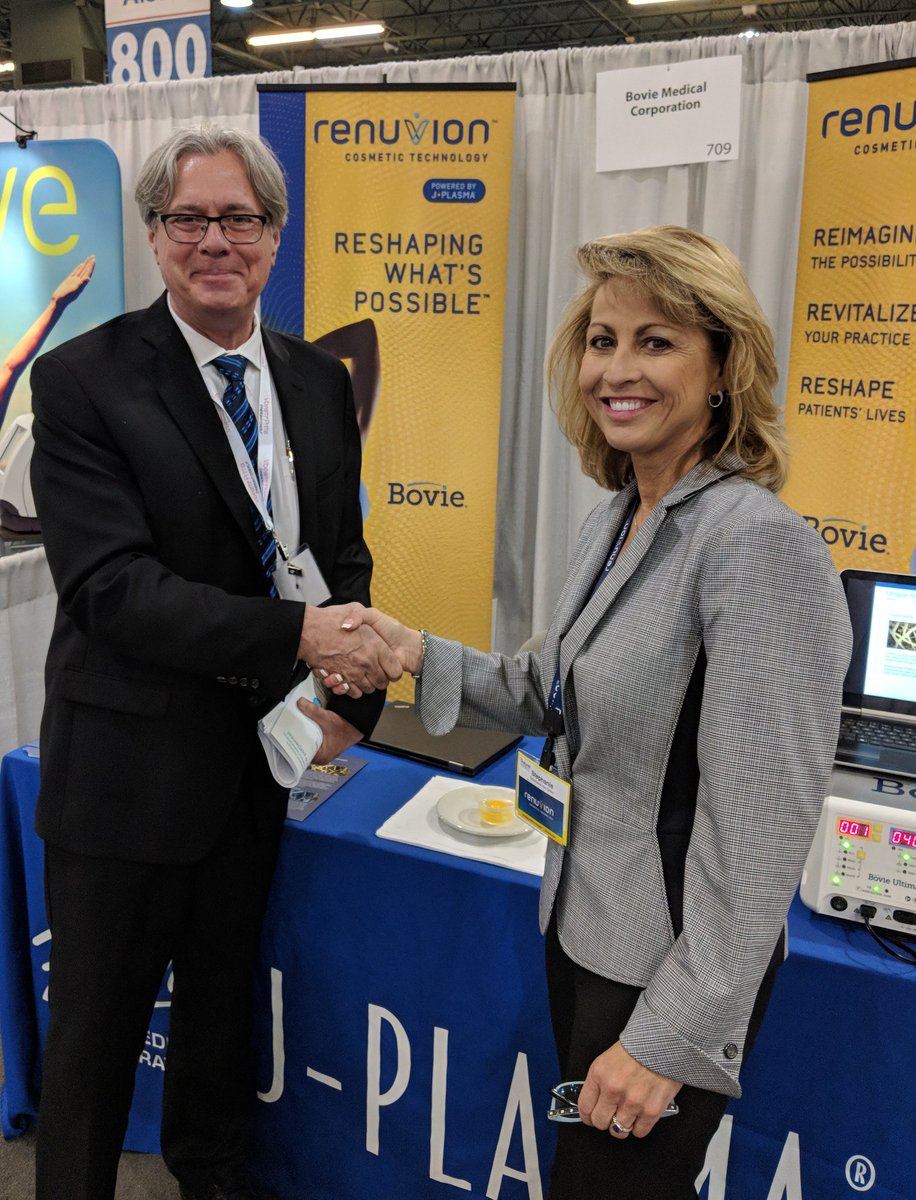 renuvion's tweet photo. Even Jeff from the @Medical_Insight - Aesthetic Buyers Guide - says @renuvion is the next level #cosmetictechnology. Thank you. We love what we do! #ASLMS2018 https://t.co/7jZoRb02pe
