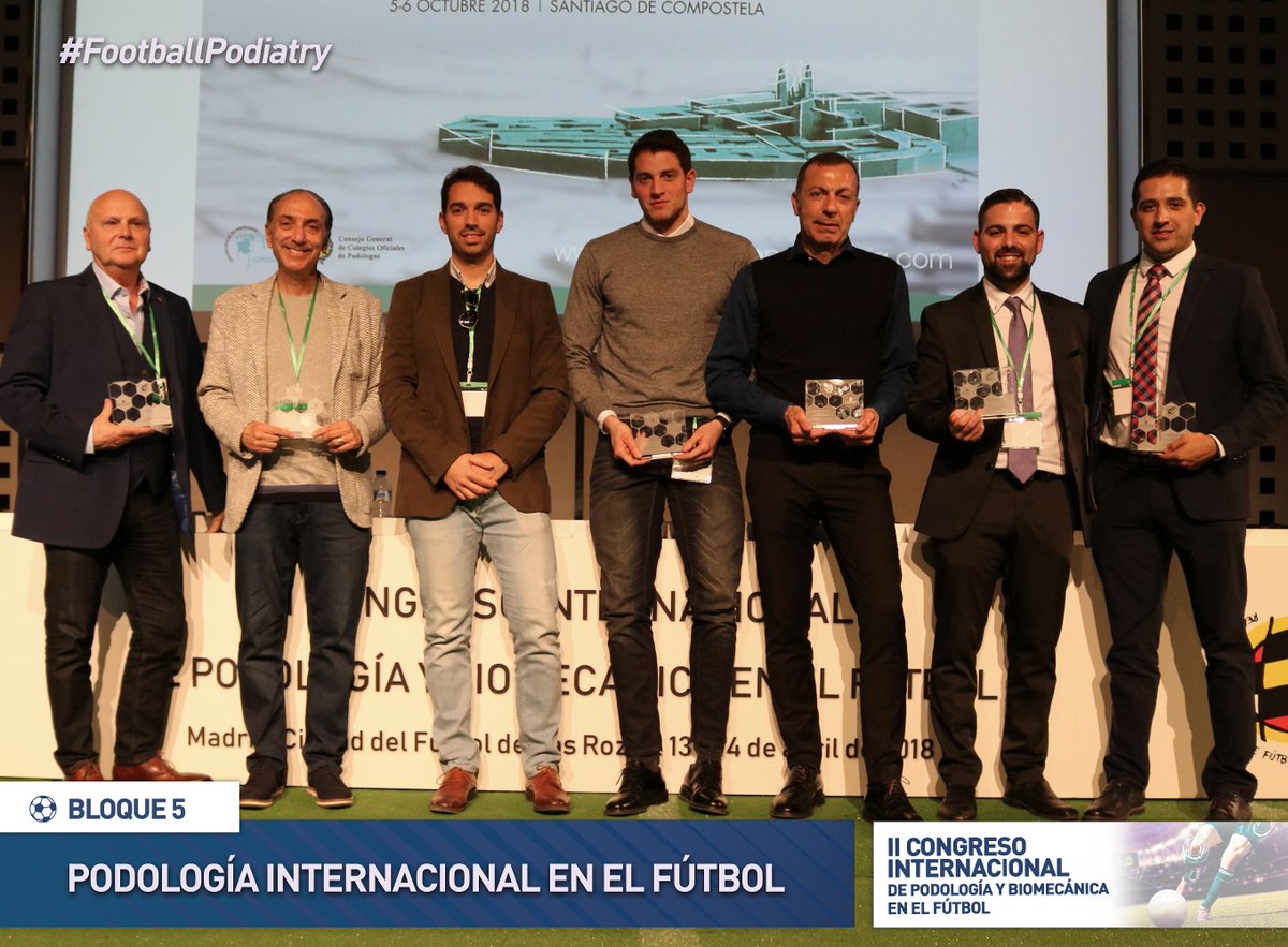 Mesa debate moderada por <a href="/PedroNogales/">Pedro Nogales</a> para acabar el bloque de “#Podología internacional en el #fútbol”. Expertos de EEUU, Inglaterra, Italia y México contestan a las cuestiones de los más de 200 asistentes. #FootballPodiatry