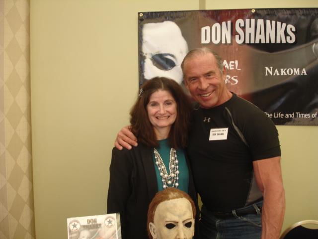 @DebbieRochon Here I am w/ this Michael Myers who turned out to be such a nice guy! 😊#DonShanks #Halloween5 #monstermania2012