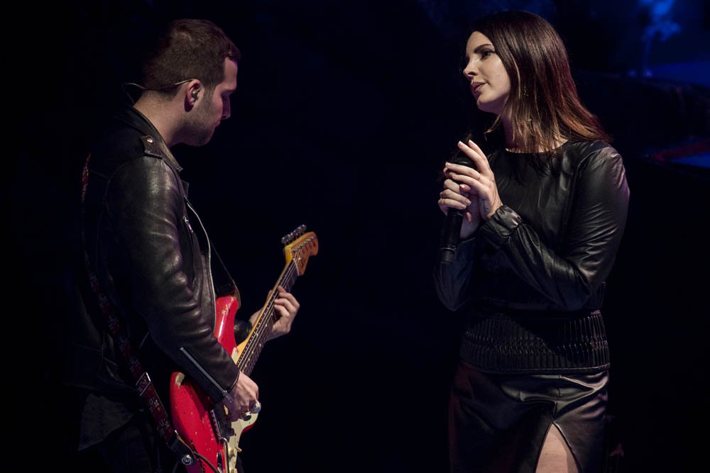 LAtotheMoonNews's tweet photo. Lana Del Rey performing at PalaLottomatica in Rome, Italy, April 13, 2018 #LAtotheMoonTour (4) https://t.co/pl8Qo6KyDR
