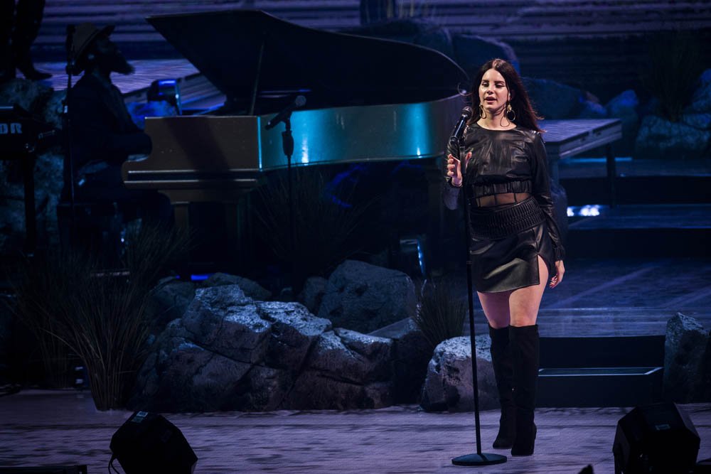 LA to the Moon Tour on Twitter: "Lana Del Rey performing at PalaLottomatica  in Rome, Italy, April 13, 2018 #LAtotheMoonTour (3)  https://t.co/0RMHNwt68a" / Twitter
