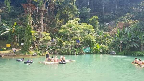 boothbie's tweet photo. Vang Vieng https://t.co/CM3ZRuOX4B https://t.co/HbUDOpiab4