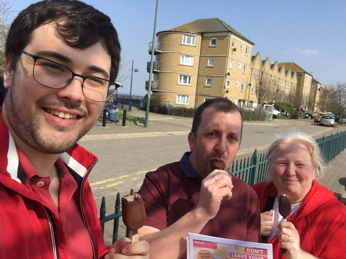 ErithLabour's tweet image. Great day out in Erith in beautiful weather. Fantastic response from local residents across the ward #LabourDoorstep