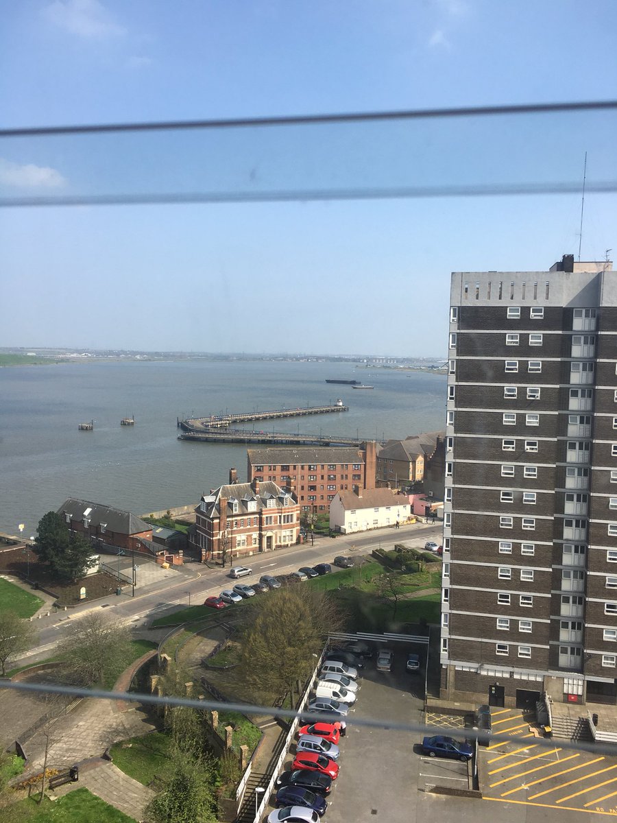 ErithLabour's tweet image. Great day out in Erith in beautiful weather. Fantastic response from local residents across the ward #LabourDoorstep