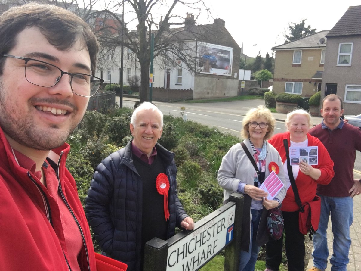 ErithLabour's tweet image. Great day out in Erith in beautiful weather. Fantastic response from local residents across the ward #LabourDoorstep
