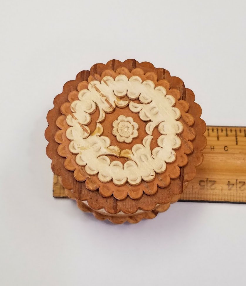 KinmanKatie's tweet image. Excited to share the latest addition to my #etsy shop: Russian Wooden Box with Russian Sewing Tape Measure Inside Sewing Collectible, Measuring Tape Russian Box Gift to Americans Free Shipping etsy.me/2EORvjW #supplies #russianbox #russiangift #russianmeasure