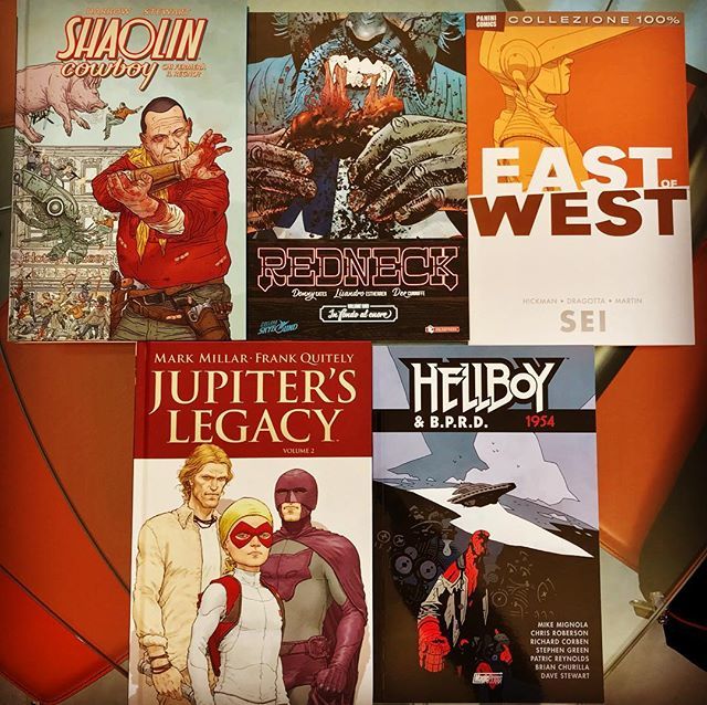 Achernar80's tweet photo. Something to read, from long waited returns and one new entry...
.
#comics #comicbooks #fumetti #shaolincowboy #geoffdarrow #redneckcomic #donnycates #lisandroestherren #eastofwest #jonathanhickman #nickdragotta #jupiterslegacy #markmillar #frankquitely … https://t.co/muMmXQFSb1 https://t.co/dMTakTHE3O