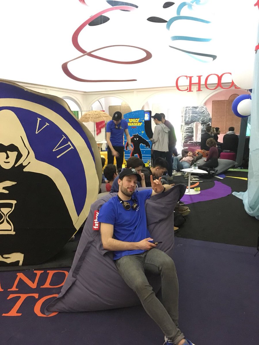 ISEP's tweet photo. L’équipe Destiny en repos entre deux actions! https://t.co/jXqhYSoDhX