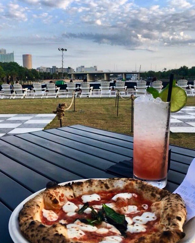 Pretty perfect day for a Pie on the Patio. #hpm #woodfired #avaatarmature 🍕