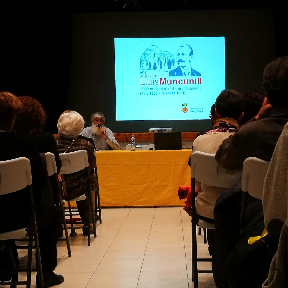 acr_fals's tweet photo. Escoltant Ernest Molins, membre del Grup de la Memòria Històrica #anymuncunill #150anys #fals #muncunill #arquitecte #modernisme #terrassa #fonollosa #falsejant https://t.co/7SYSS3TzjX