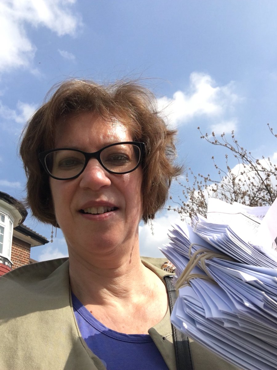 Excellent responses & weather for our April East Area Action Day today in #GantsHill for @BarkingsideTeam. Thanks to @ShaunBaileyUK & @KeithPrinceAM for joining us. Residents ready to send a clear message to the #Labour Council by backing @redbridgecons #ToryCanvass