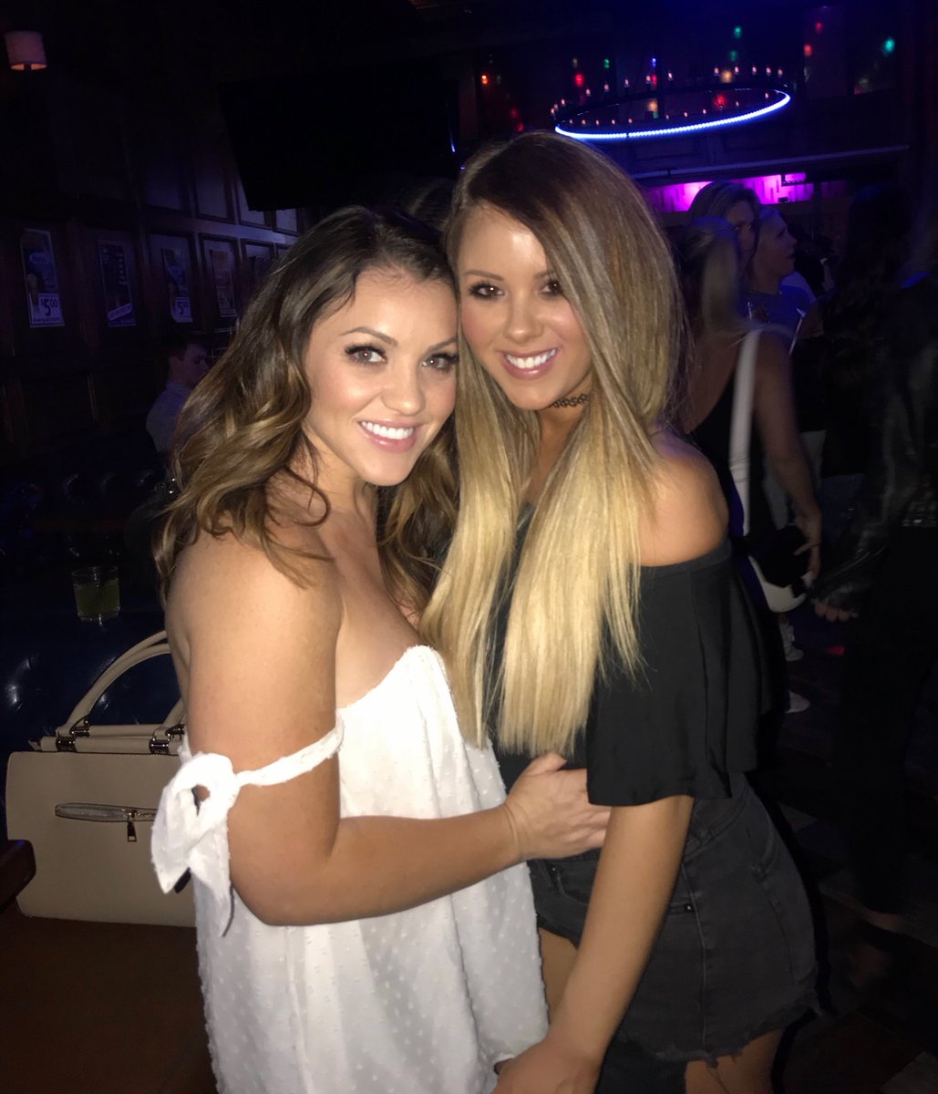 lakerj24's tweet photo. Old AF &amp; still the baddest bitches in the game. https://t.co/MuNpAZI3BY
