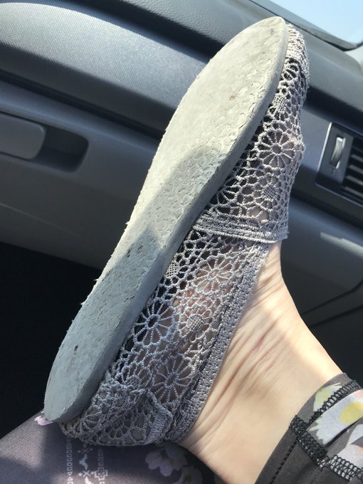 Working these gems now that it&rsquo;s nice and warm out. Plan to have them stinky... just for YOU.  #footfetish<a href="/tag/footfetish"class="tags"><span>#footfetish</span></a>