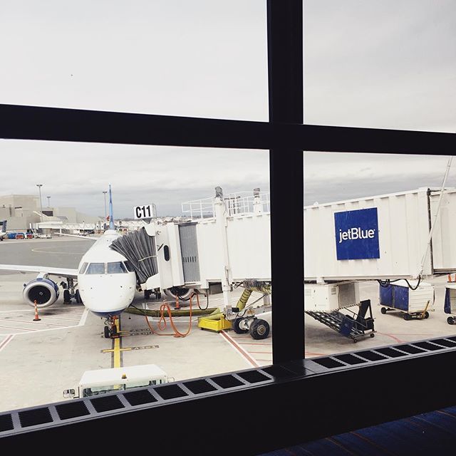 MarteMedia's tweet photo. (Insert witty inspirational quote about traveling.)
#103of365
.
.
.
.
.
#westernavearts #martemedia #photographer #supportlocal #lowell #likelowell #lowellma #westernavestudios #photooftheday #canonphotography #videography #filmmaking #filmmaker #videogr… https://t.co/rsHVyaFH9m https://t.co/HlbQCj8va6