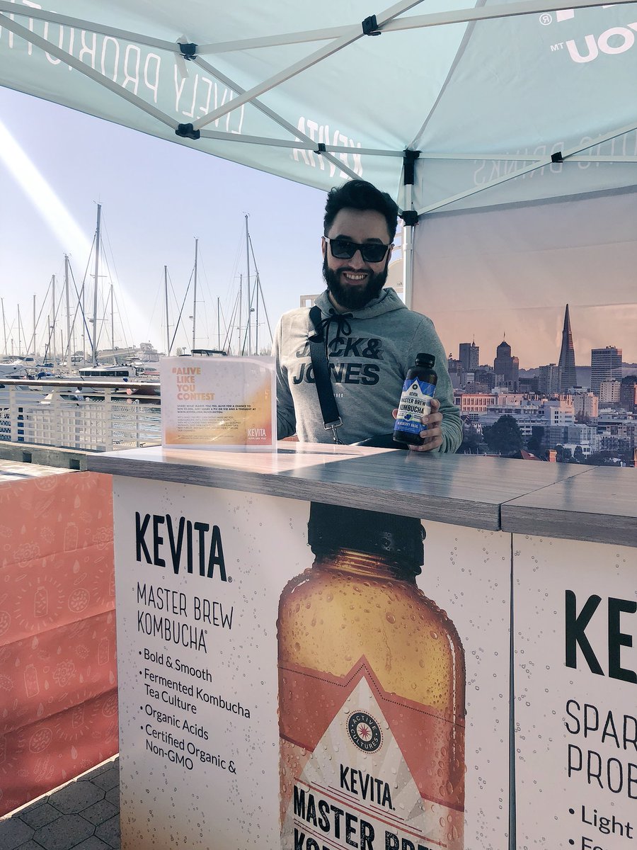 Omar_Jones's tweet photo. Itβs a beautiful day in Jack London Square for a #MasterBrewKombucha #BlueberryBasil @KeVitaDrinks @JackLondonOak https://t.co/s0HyME7vWB
