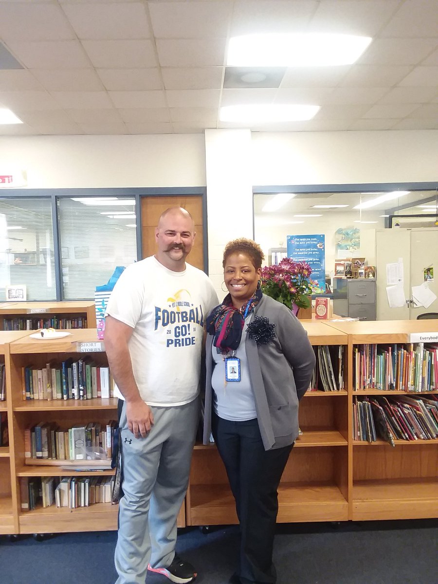 ewmanuel_WLMS's tweet image. Our @WestLeeMSPride Teacher of the Year Travis Adkison.#PRIDEPROUD