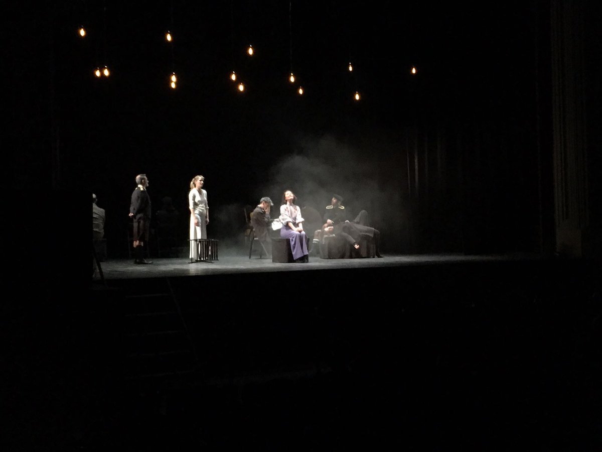 GranaEXPERIENCE's tweet photo. Granada Experience no para, esta tarde tenemos una rica oferta teatral con la obra Tres Hermanas, #sienteGranada @RTejon @AFnandez @RakkiPerez @SilviaMartyOff @FernandoAlbizu @carles_francino https://t.co/bzuYwMszyK
