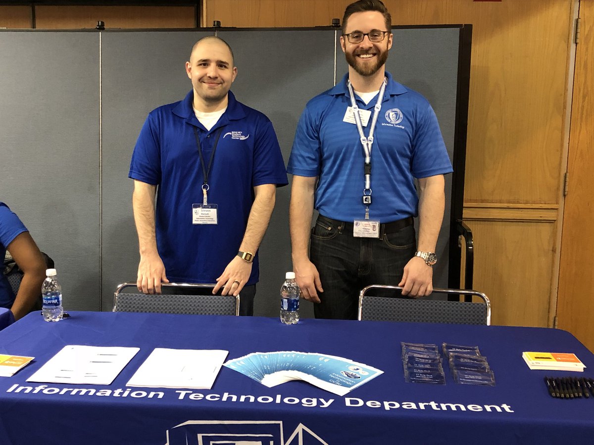 CCSUIT's tweet photo. Information Technology is here supporting Undergraduate Open House!  What a lovely day for prospective students to visit our campus. #ccsu https://t.co/nmr7kiJCep