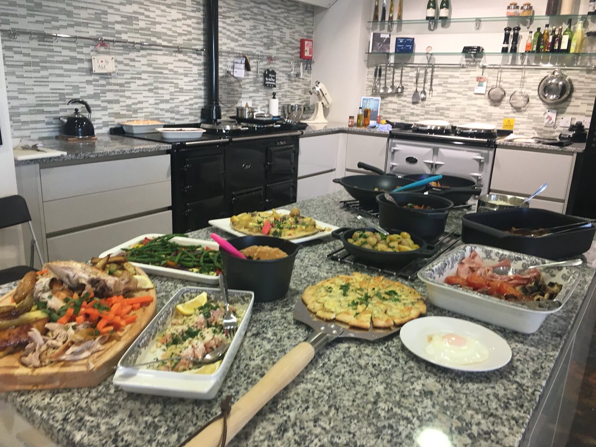 ZakoPenny's tweet photo. Great to see everyone @Aga #Kidderminster today the #Agatotalcontrol and the #Aga60 were in full action @AGA_Recipes @Aga_official https://t.co/kU1Eu5Ifhl