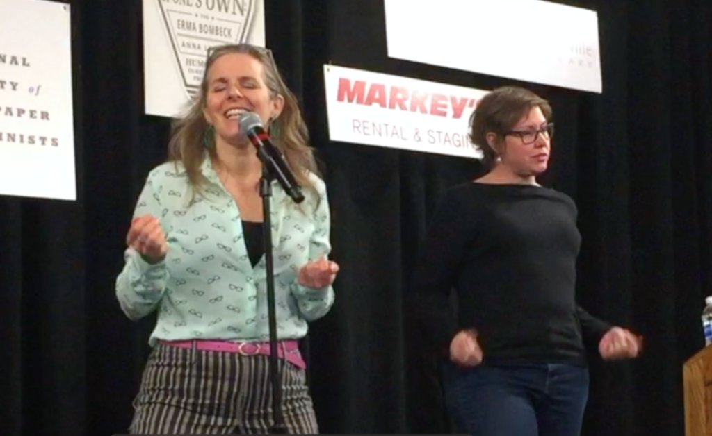 EllyLonon's tweet photo. While at #EBWW2018 I had the opportunity to stand on stage and accompany @vcchickering 's magical "My Mom Still Smokes" - get ready for an earworm. https://t.co/eJhmqU3hrl https://t.co/d2TroMvFth