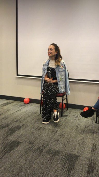 pllconventionbr's tweet image. Torrey no primeiro painel de hoje. Linda! 😍

#PrettyLittleWeekend 

Foto de: @monteiro_maria3