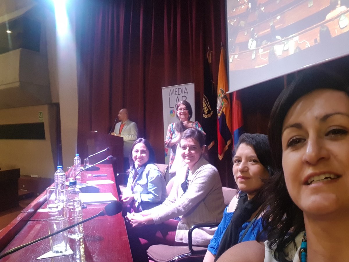lesliejarrin's tweet photo. Con las panelistas de mujeres y software libre en el #FLISOLUIO https://t.co/sGRarXqGSA