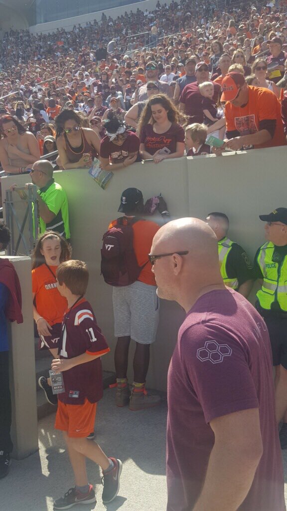 quincy_qb1's tweet photo. So much love from hokienation !! Shoutout to everybody for a great spring game and a great time !!! 
#hokienation https://t.co/f5Rff97YCp
