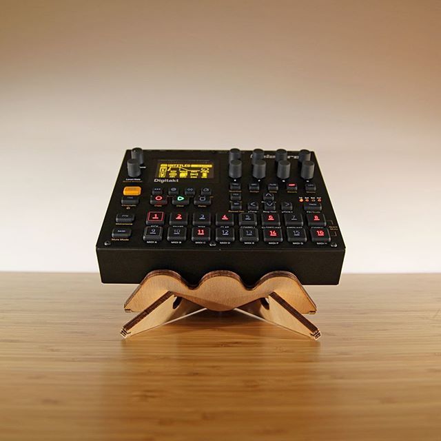 synthstand's tweet photo. HERO stand &amp; Digitakt
• • •
https://t.co/WOyu021MYC https://t.co/MYmxqCmz1W https://t.co/9oRlwiTNT0