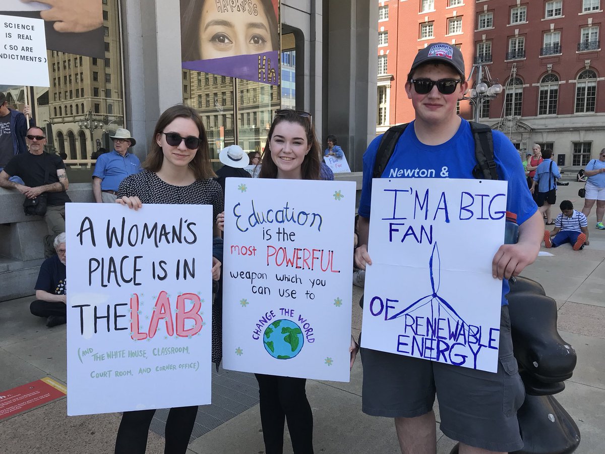 guertin's tweet photo. So excited to have @PSUBrandywine students supporting science at @PHLScienceAct #RallyforScience! #STEMstudents #MarchForScience #Philly https://t.co/iGGnw9e1ao