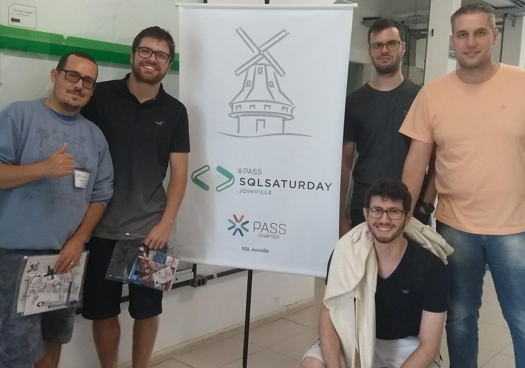 fernandomichels's tweet photo. Time de TI da @hbsis_solucoes no #sqlsat718 #sqljoinville https://t.co/o9KYXwSs2G